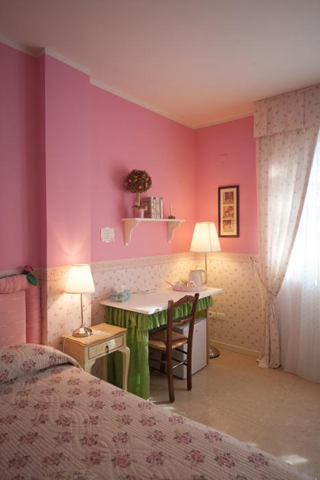 Rose E Merletti Guest House Sasso Feltrio Room photo